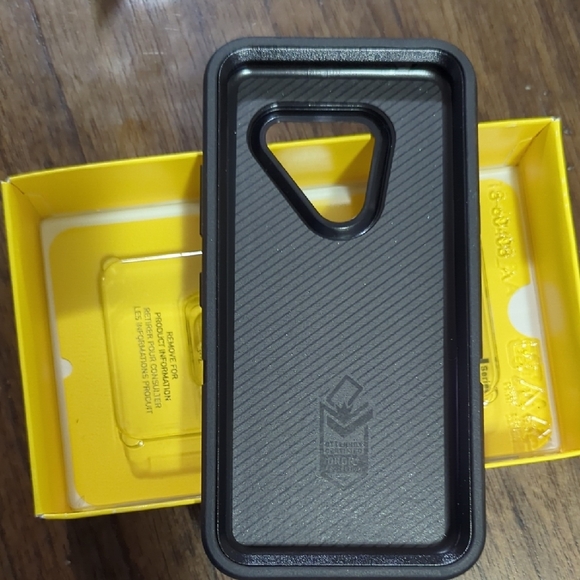 OtterBox Defender Series Black Case for LG G8 ThinQ - Picture 6 of 7